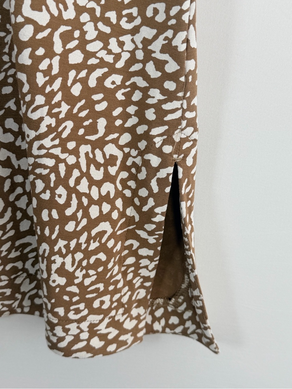 J.Jill Wearever Collection Brown Animal Print Sleeveless Tunic Top Small - Picture 3 of 5